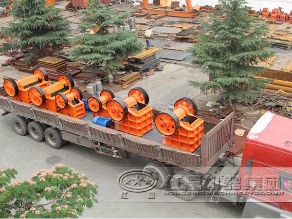 粗料破碎機發(fā)貨現(xiàn)場