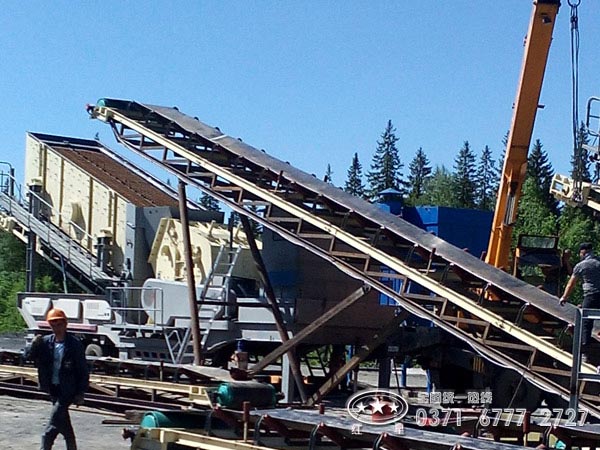 移動(dòng)式建筑垃圾處理設(shè)備現(xiàn)場(chǎng) 移動(dòng)式建筑垃圾處理設(shè)備現(xiàn)場(chǎng)