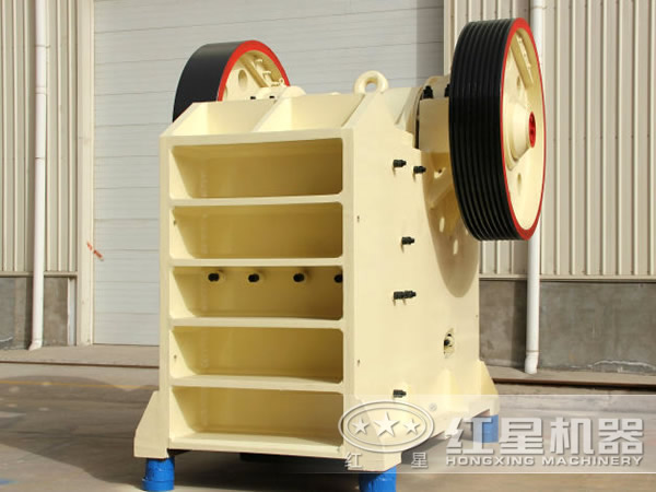 機制砂設(shè)備中的顎式破碎機