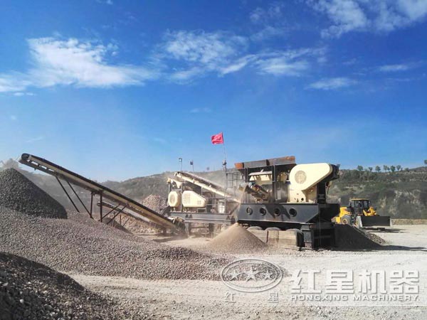 車載流動(dòng)破石子機(jī)生產(chǎn)現(xiàn)場