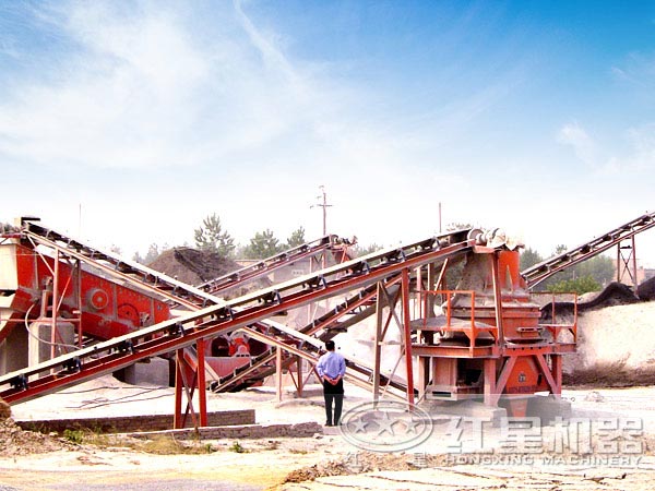 河卵石制沙機生產(chǎn)現(xiàn)場 河卵石制沙機生產(chǎn)現(xiàn)場