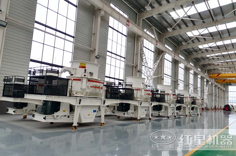 大型石料制砂機車間待發(fā)貨設(shè)備