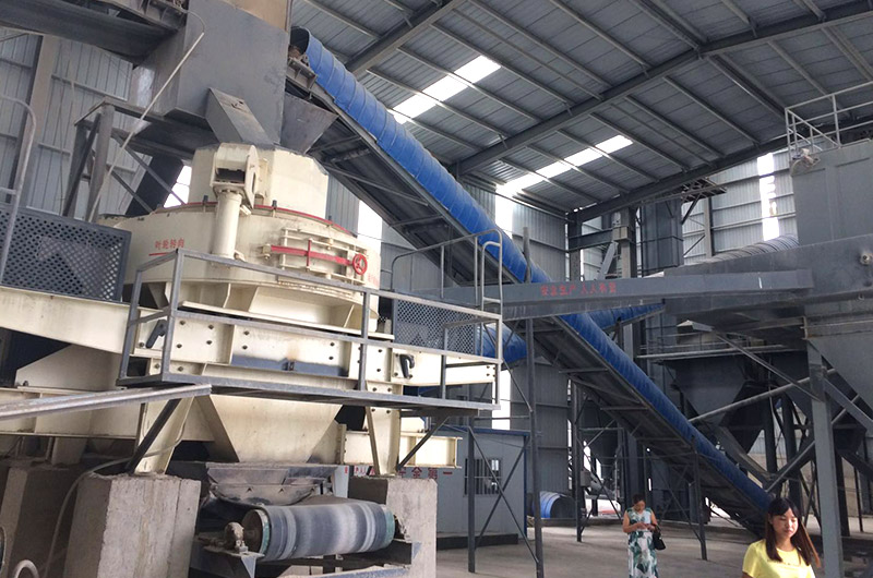 石頭打成沙子現(xiàn)場實(shí)拍圖