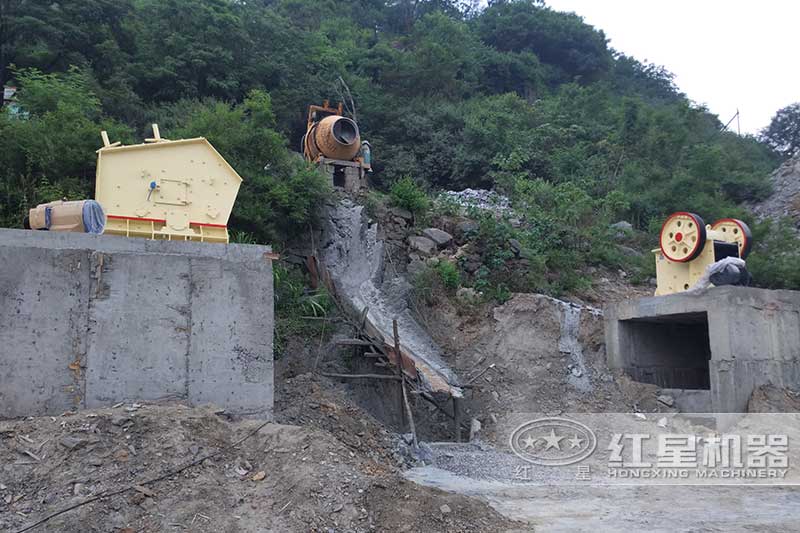 69破碎機(jī)搭配反擊破作業(yè) 69破碎機(jī)搭配反擊破作業(yè)