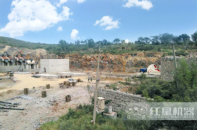 大型破碎石料生產(chǎn)線現(xiàn)場(chǎng) 大型破碎石料生產(chǎn)線現(xiàn)場(chǎng)