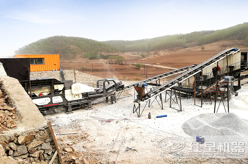 輪胎移動砂石破碎機(jī)現(xiàn)場