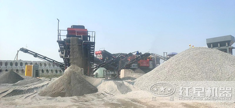 移動(dòng)制砂作業(yè)現(xiàn)場(chǎng) 移動(dòng)制砂作業(yè)現(xiàn)場(chǎng)