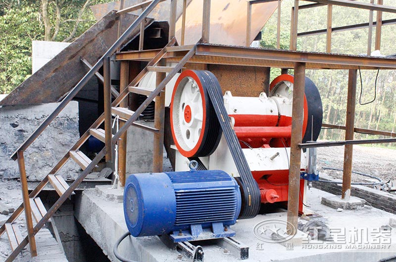 時產(chǎn)100噸混凝土碎石生產(chǎn)線現(xiàn)場實拍