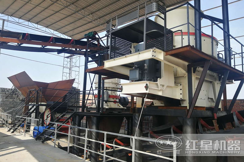 沖擊式制砂機(jī)碎砂加工現(xiàn)場(chǎng) 沖擊式制砂機(jī)碎砂加工現(xiàn)場(chǎng)