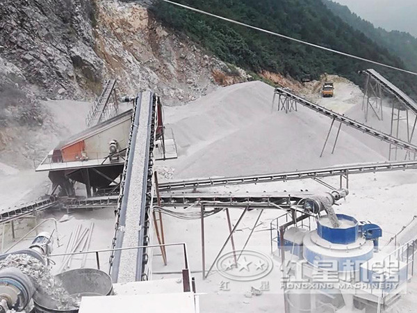 沖擊式破碎機(jī)生產(chǎn)現(xiàn)場(chǎng) 沖擊式破碎機(jī)生產(chǎn)現(xiàn)場(chǎng)