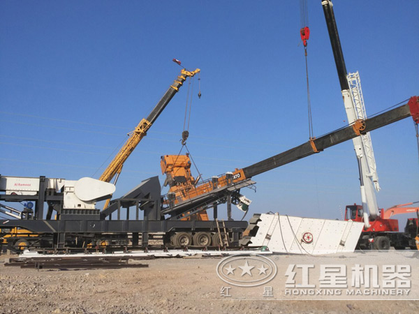 紅星一天500噸移動(dòng)式造沙機(jī)生產(chǎn)現(xiàn)場(chǎng)