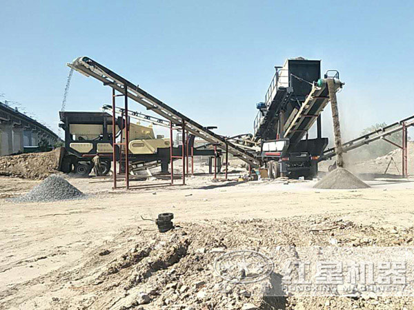 時產(chǎn)100噸瓜子片移動破碎站生產(chǎn)現(xiàn)場