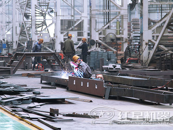 石頭碎沙機(jī)器加工現(xiàn)場(chǎng) 石頭碎沙機(jī)器加工現(xiàn)場(chǎng)