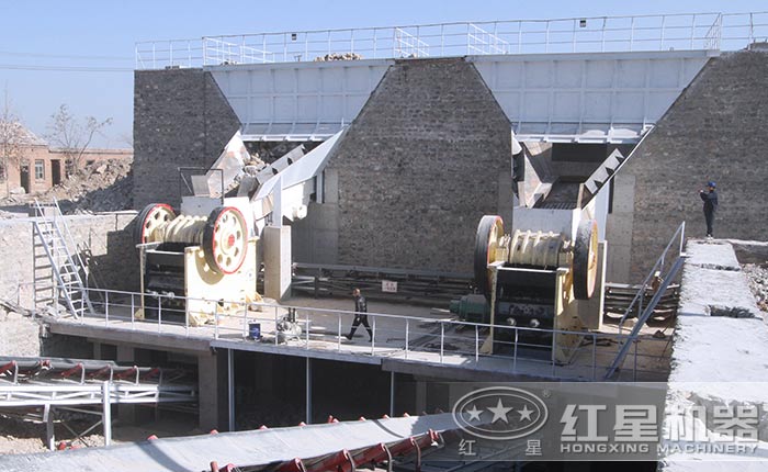 湖南婁底河卵石破碎機現(xiàn)場實拍