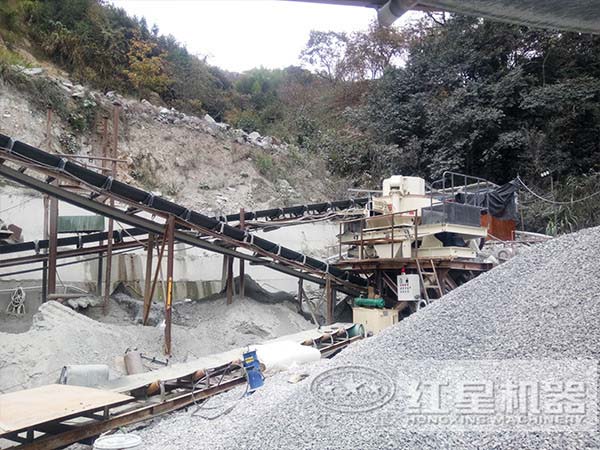 石頭碎沙機(jī)器作業(yè)現(xiàn)場(chǎng) 石頭碎沙機(jī)器作業(yè)現(xiàn)場(chǎng)