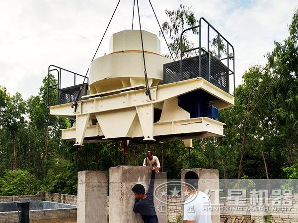 珍珠巖制砂生產(chǎn)線(xiàn)安裝現(xiàn)場(chǎng)