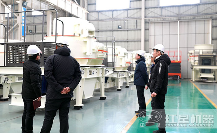 用戶來(lái)廠參觀試機(jī)