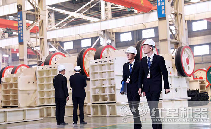 技術(shù)人員柴油機(jī)石頭破碎機(jī)質(zhì)量檢測(cè) 技術(shù)人員柴油機(jī)石頭破碎機(jī)質(zhì)量檢測(cè)