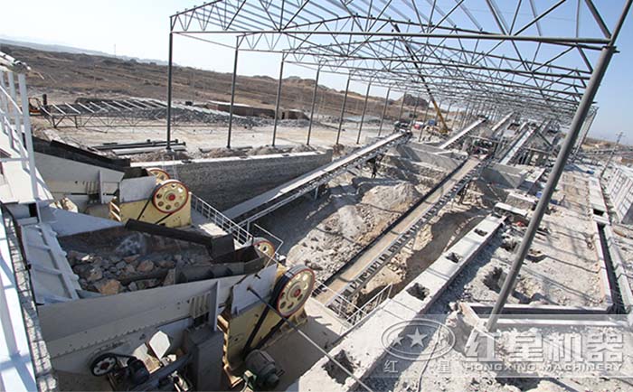 紅星石灰石破碎機(jī)日產(chǎn)5000噸作業(yè)現(xiàn)場(chǎng)