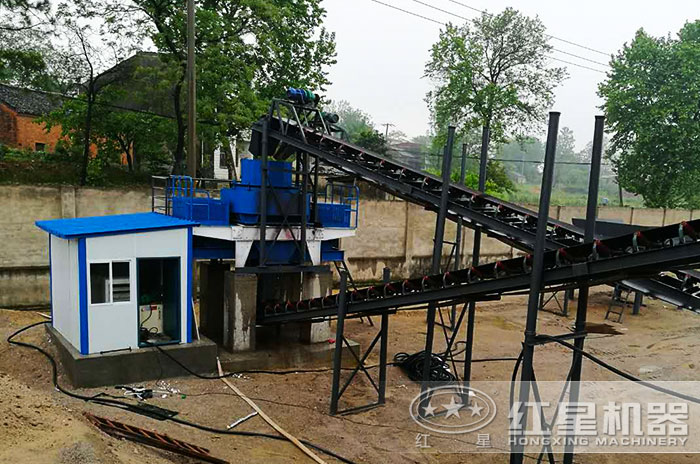 時(shí)產(chǎn)150噸的河卵石打砂生產(chǎn)線作業(yè)現(xiàn)場(chǎng) 時(shí)產(chǎn)150噸的河卵石打砂生產(chǎn)線作業(yè)現(xiàn)場(chǎng)