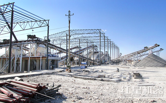 石場破碎機作業(yè)現場 石場破碎機作業(yè)現場