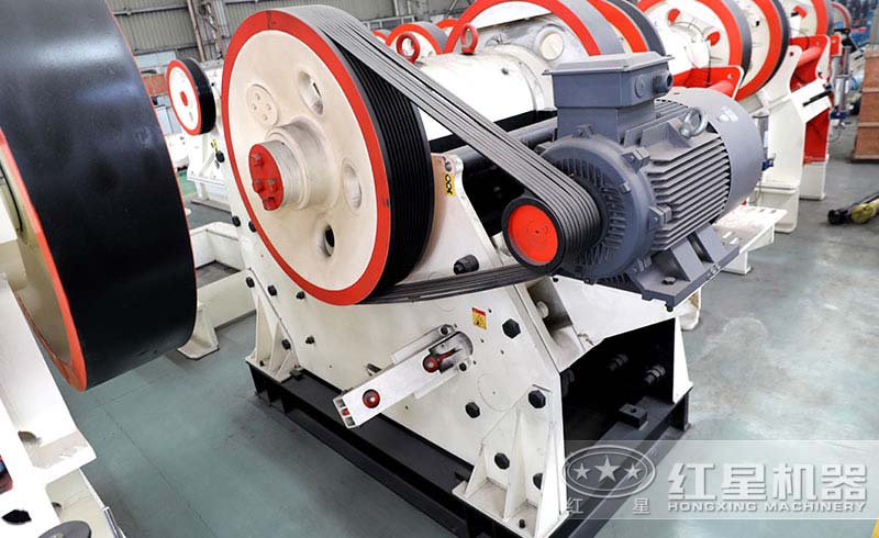 顎式破碎機設(shè)備展示