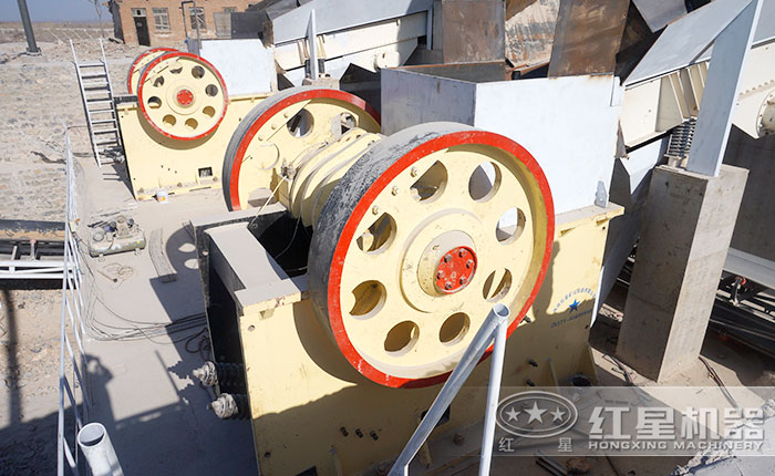 紅星用戶日產(chǎn)三萬噸顎破機(jī)作業(yè)現(xiàn)場(chǎng) 紅星用戶日產(chǎn)三萬噸顎破機(jī)作業(yè)現(xiàn)場(chǎng)