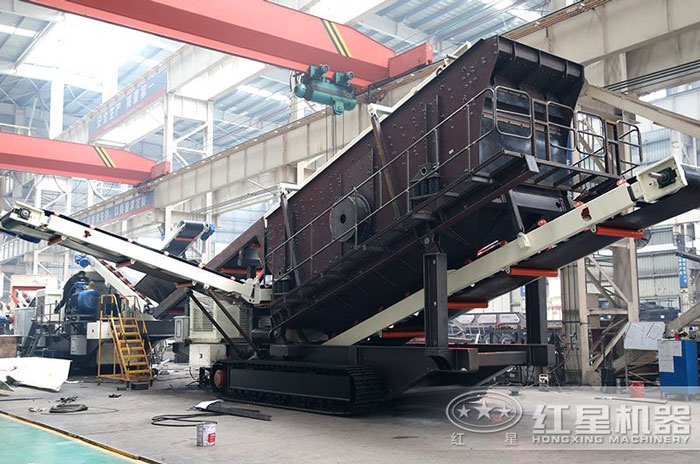 河南紅星移動(dòng)磨石子機(jī)器車(chē)間生產(chǎn)