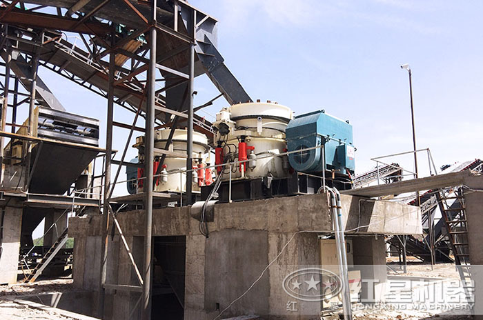 南陽時產800噸玄武巖加工作業(yè)現場