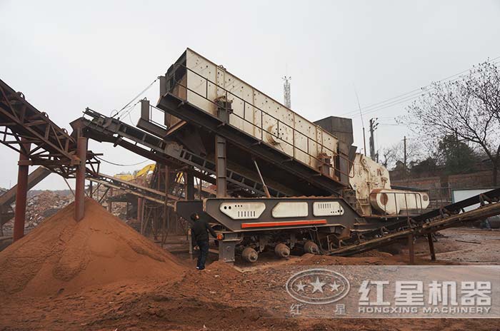 建筑垃圾粉碎加工現(xiàn)場(chǎng)