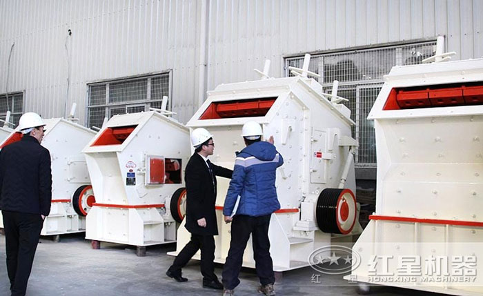 用戶(hù)來(lái)廠(chǎng)參觀(guān)試機(jī)