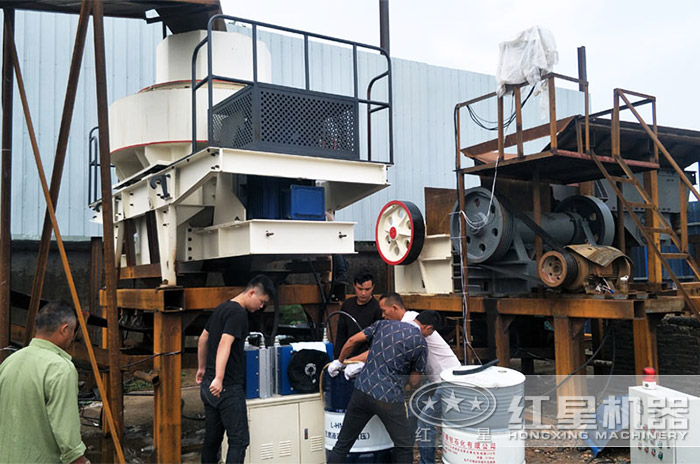 砂石廠企業(yè)擴(kuò)建安裝現(xiàn)場(chǎng)