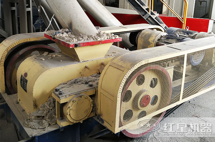 對輥式破碎機(jī)的現(xiàn)場圖展示
