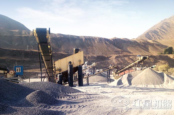 石灰石破碎現(xiàn)場 石灰石破碎現(xiàn)場