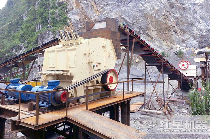 紅星山西用戶礦山破碎機作業(yè)現(xiàn)場 紅星山西用戶礦山破碎機作業(yè)現(xiàn)場