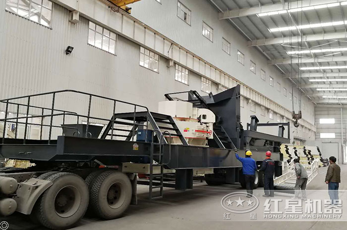 客戶到紅星機器參觀移動制砂機設(shè)備