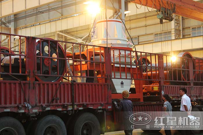 安山巖制砂機(jī)發(fā)貨現(xiàn)場 安山巖制砂機(jī)發(fā)貨現(xiàn)場