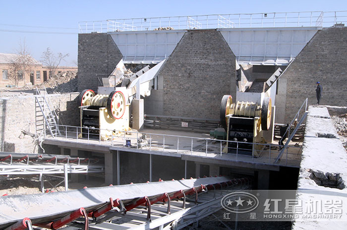 顎式破碎機施工現場