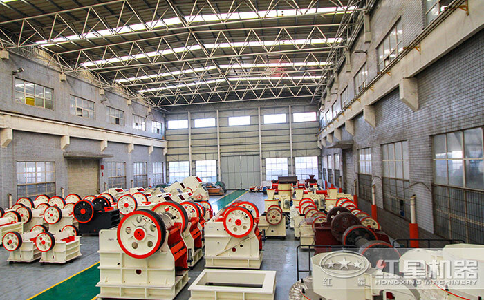 顎式石頭破碎機設(shè)備生產(chǎn)車間 顎式石頭破碎機設(shè)備生產(chǎn)車間