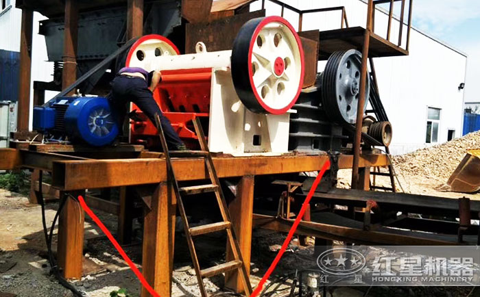 細(xì)顎破碎機(jī)加工現(xiàn)場(chǎng)展示