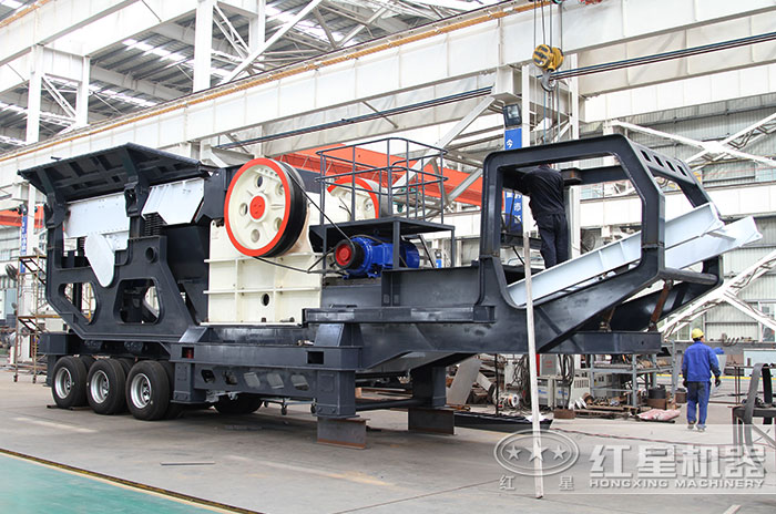 升級(jí)版移動(dòng)式鵝卵石打石機(jī)