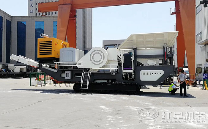 客戶(hù)到廠(chǎng)考察移動(dòng)碎石粉砂機(jī)設(shè)備