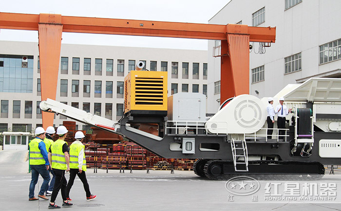 大批客戶(hù)到紅星機(jī)器廠(chǎng)區(qū)參觀考察移動(dòng)一體式設(shè)備