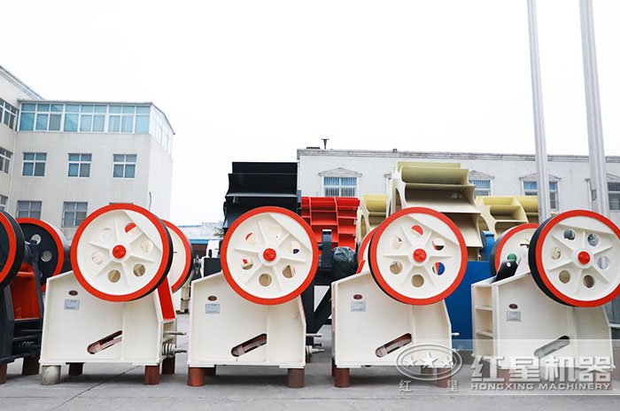 小型顎式碎石機設備展示