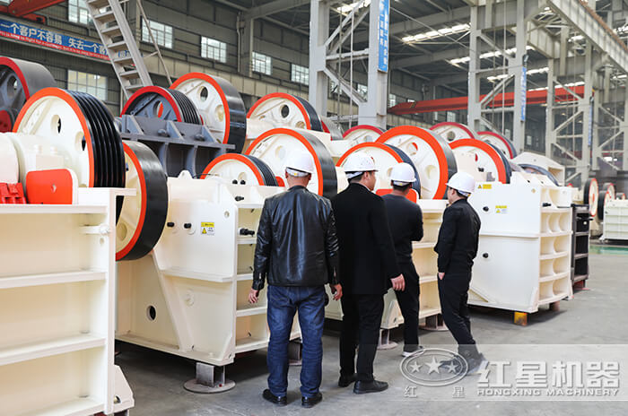 客戶到紅星機(jī)器考察設(shè)備