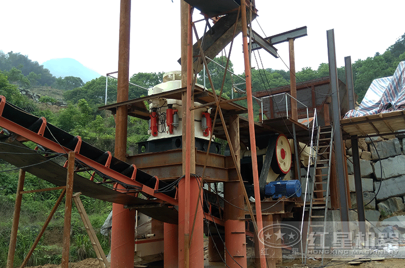 時(shí)產(chǎn)50噸鵝卵石作業(yè)現(xiàn)場(chǎng)