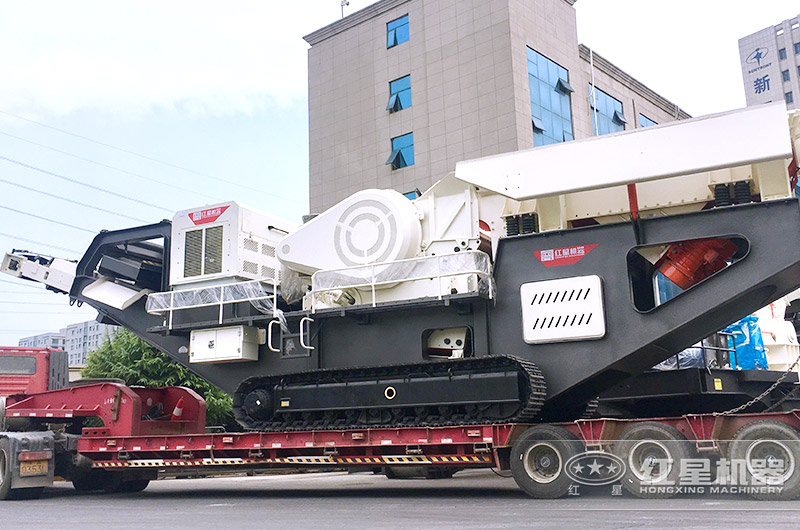 移動(dòng)式的大型鄂式破碎機(jī)