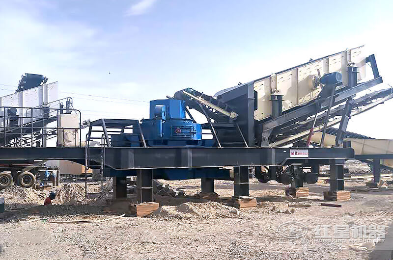 移動(dòng)制砂生產(chǎn)現(xiàn)場(chǎng)