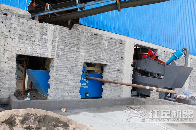 時(shí)產(chǎn)100噸洗砂機(jī)現(xiàn)場實(shí)拍