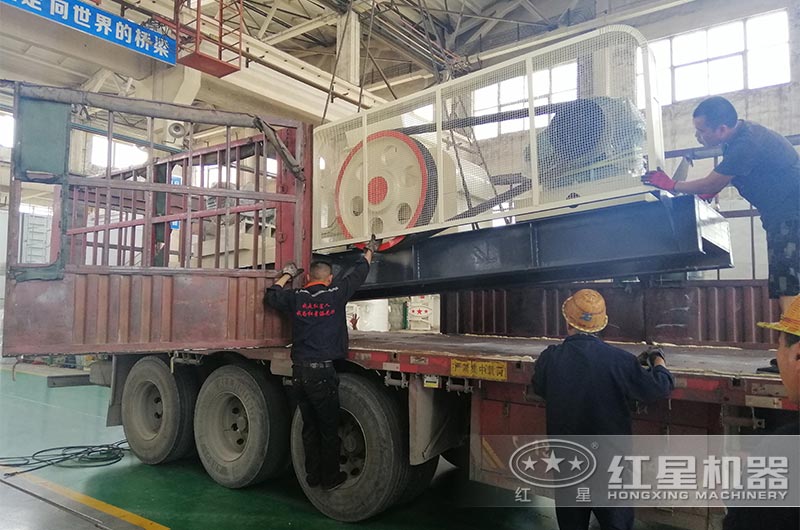 對(duì)輥機(jī)發(fā)貨